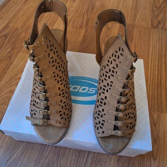 Soda Womens Sling Back Chunk Heel Cut Outs Strap Detail Tan Coquette Size 8 - Picture 2 of 5
